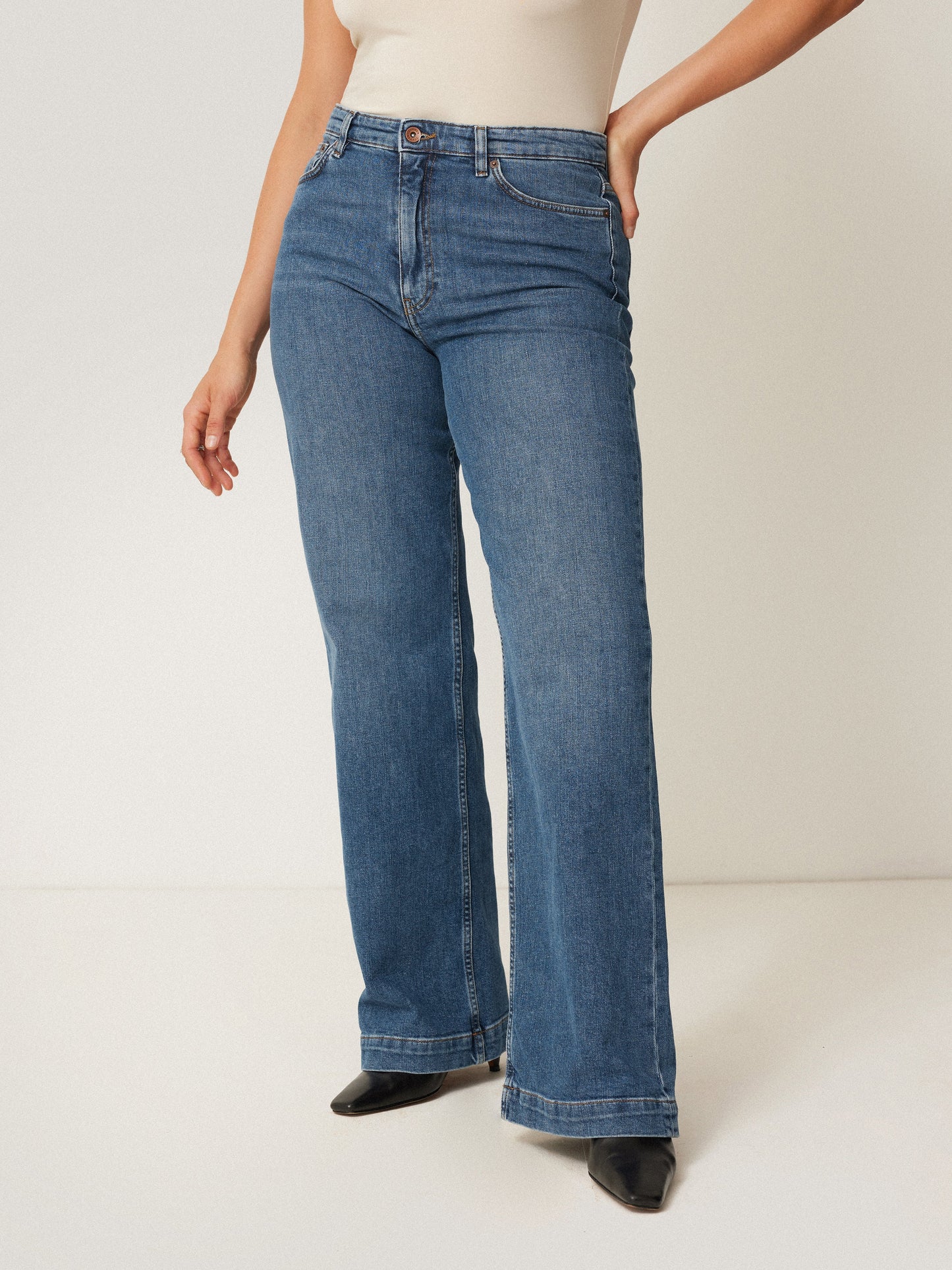 Maciel-Balfour Long Wide Leg Jean | Vintage Mid Blue